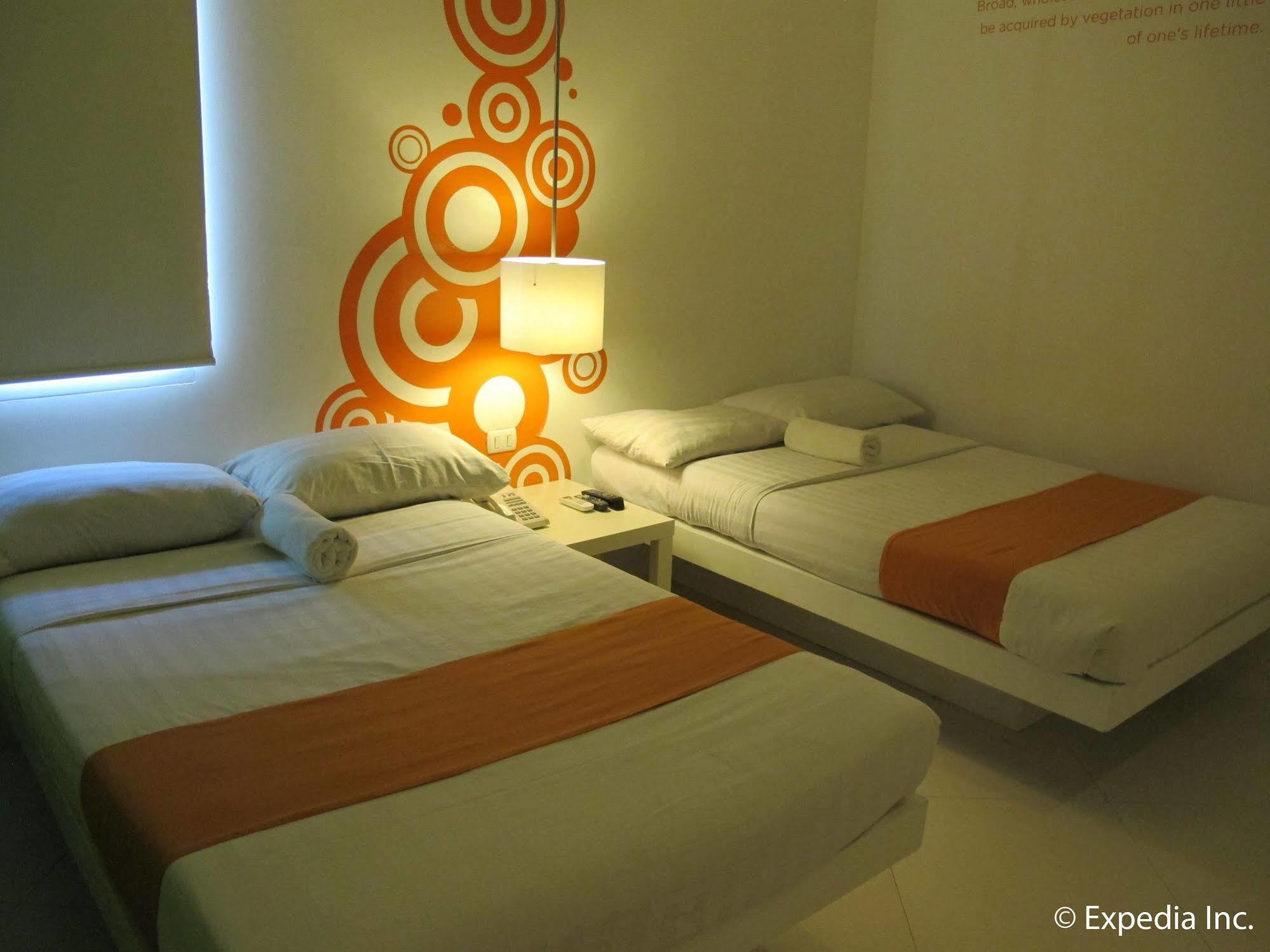 Islands Stay Hotels - Uptown Себу Экстерьер фото
